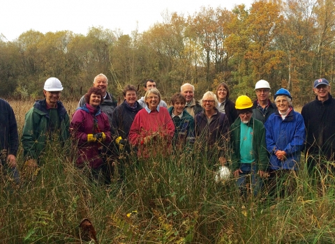 Volunteers at Alvecote Pools © Alexis Evans (WWT)